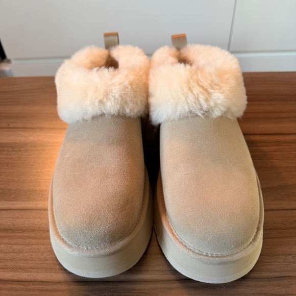 NWOT - Ugg Women's Tazzelle Slippers - Picture 1 of 9